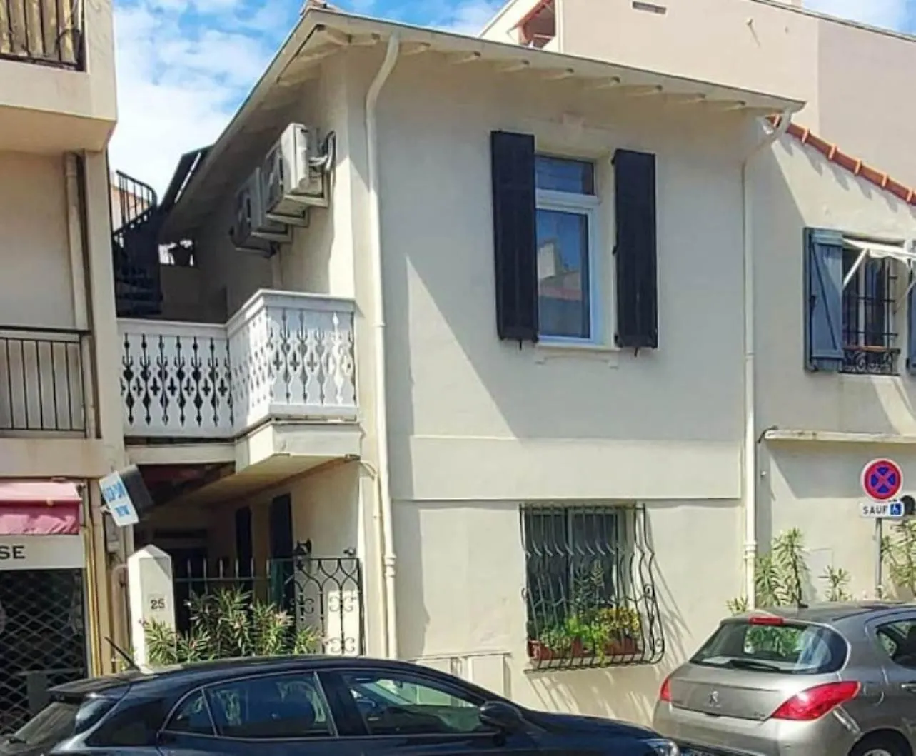 Crew Key West Hostel Antibes 0*,  France